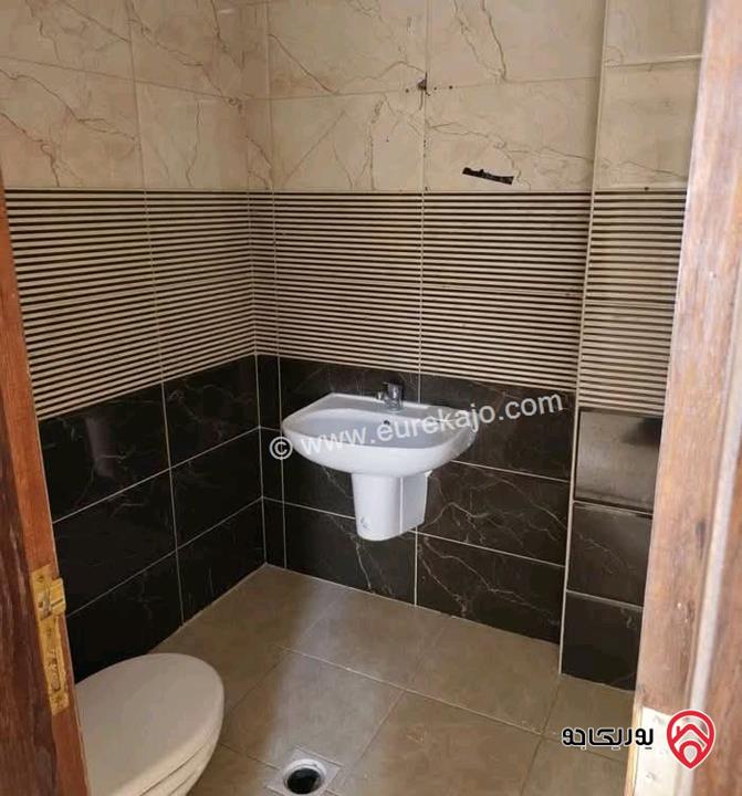 شقة فارغة مساحة 180م طابق ثالث للايجار في عمان - مرج الحمام 