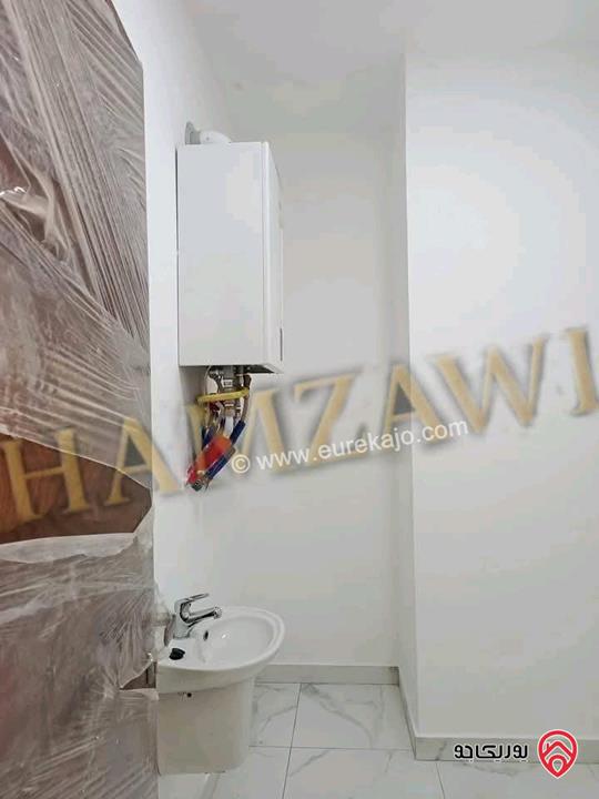 شقة دوبلكس أرضية مساحة 300م داخلي و 250م خارجي للايجار في عمان - حي الصحابة 