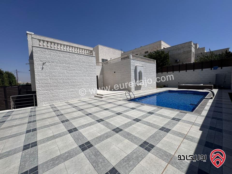 فيلا مستقلة للبيع في عمان - عبدون مساحة الارض 1350 م والبناء 1000م ، الحديقة 400م ، الترس 200م بالقرب من السفارة الامريكية موقع مميز 