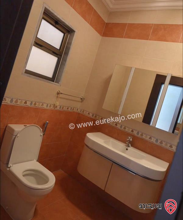 شقة مميزة طابق ثالث مساحة 240م للبيع في عمان - الكرسي