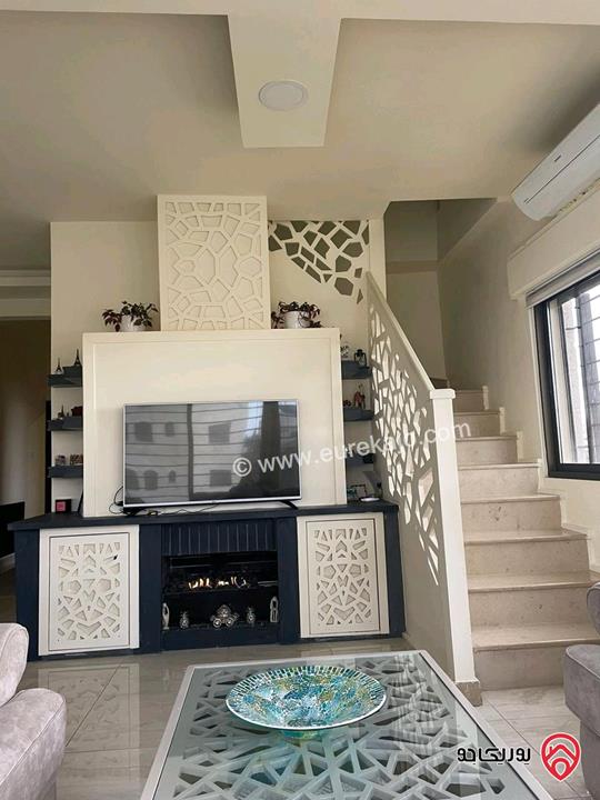 شقة طابق ثالث دوبلكس مساحة 200م للبيع في عمان - طريق المطار