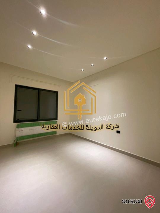 شقة طابق ثالث دوبلكس مساحة 210م لم تسكن للإيجار في عمان - حي الصحابة 