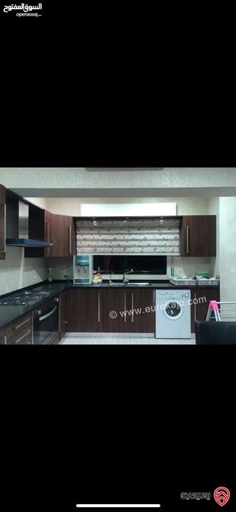 شقة مفروشة طابق أول مساحة 200م للايجار في عمان - خلدا