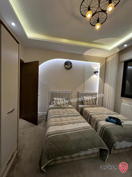 شقة فاخرة جديدة طابق ثالث دوبلكس مساحة 230م للبيع في عمان – خلدا