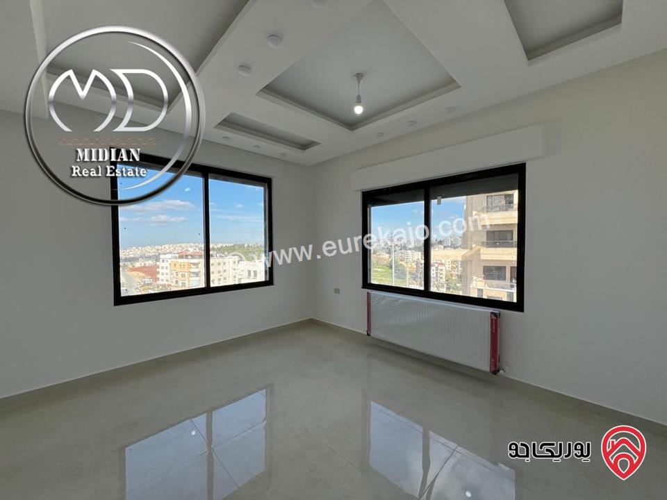 شقة أرضية دوبلكس جديدة للبيع في عمان - خلدا مساحة 325م مع ترس و حديقة 180م تشطيبات وديكورات فاخرة بسعر مميز