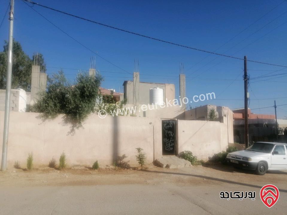 بيت مكون من شقتين على أرض 340م للبيع في المفرق الخالديه