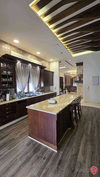 فيلا حديثة فخمة مساحة 690م على أرض 750م للبيع في عمان - البنيات طريق المطار 