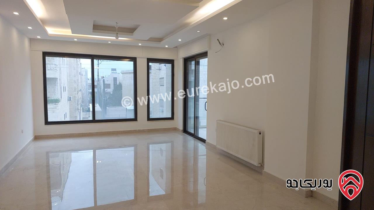 شقة مساحة 195م طابق أول للبيع في عمان - الشميساني