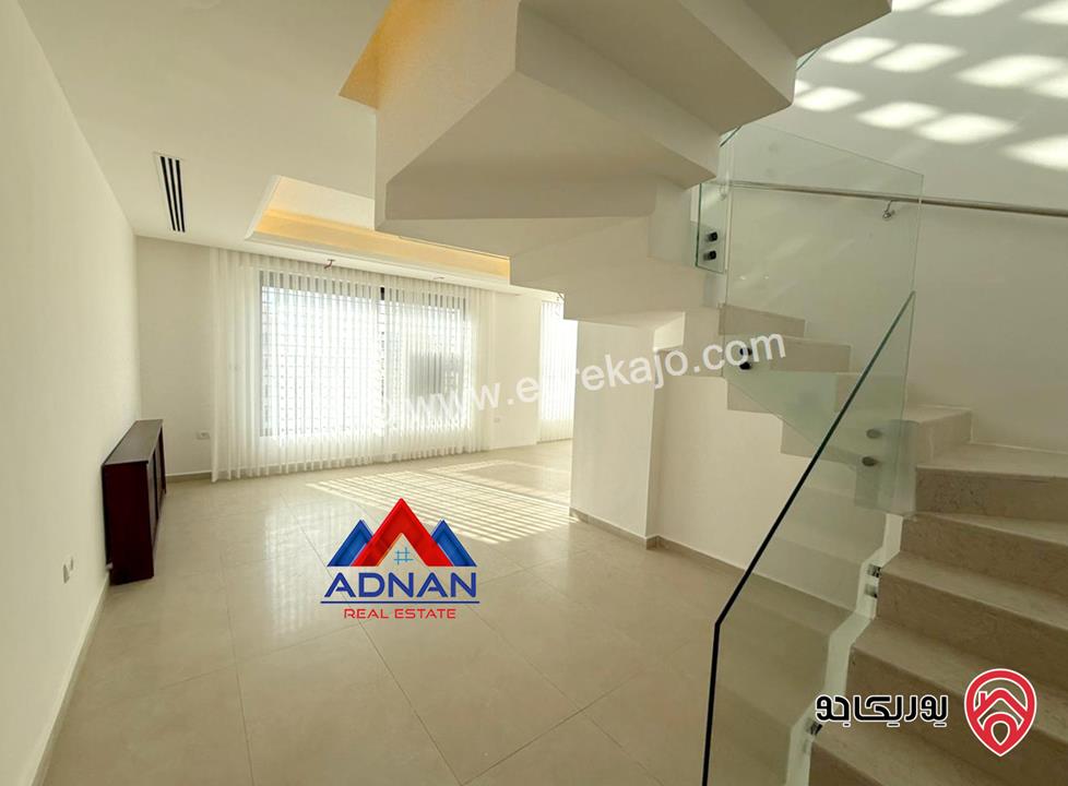 شقة دوبلكس (طابق اخير مع رووف) مساحة 250م للإيجار في عمان - ضاحية الامير راشد