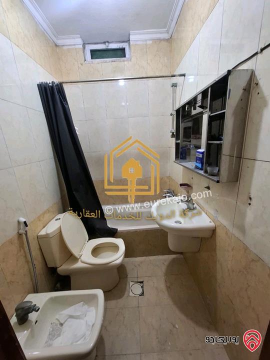 شقة فارغة طابق تسوية 100م للإيجار في عمان - تلاع العلي 