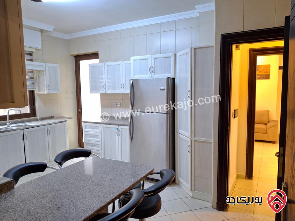 شقة أرضية مساحة 215م داخلي و 70م خارجي للبيع في عمان - عبدون