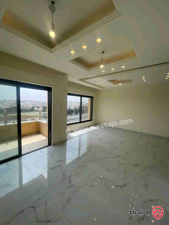 شقة فارغة ديلوكس طابق ثالث مع مصعد المساحة 250م للايجار في عمان - طريق المطار