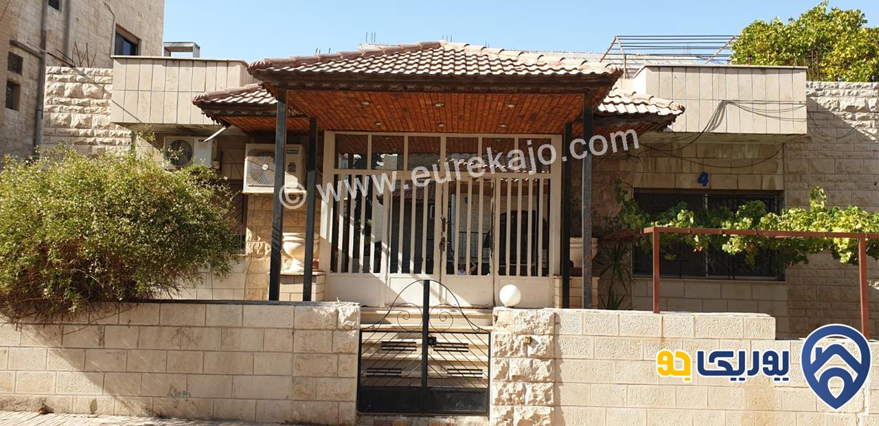 منزل مستقل مساحة الأرض 446م ومساحة البناء 220م للبيع في أم السماق
