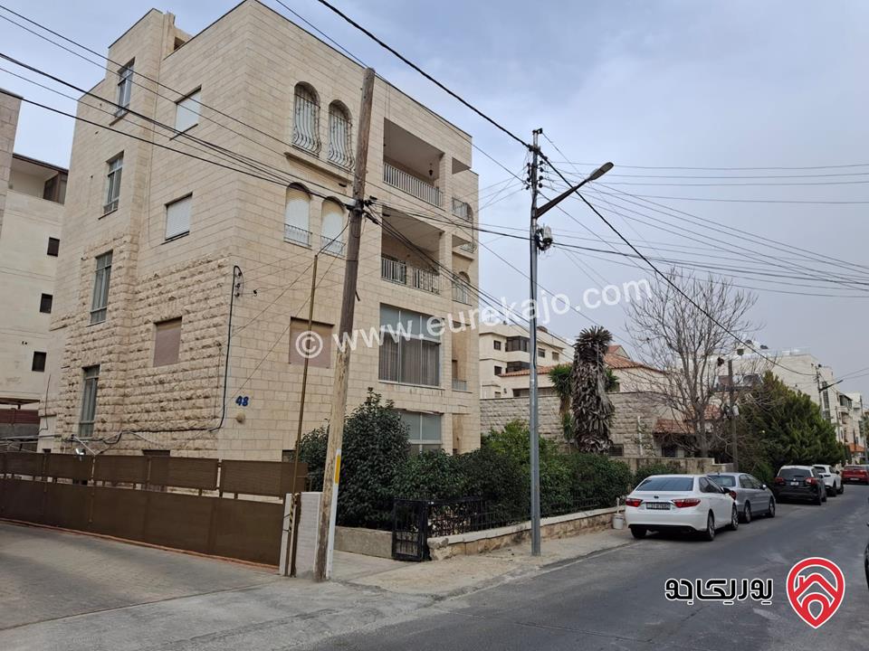 قطعة ارض مساحة 617م عليها بناء قديم للبيع في عمان - ام اذينة