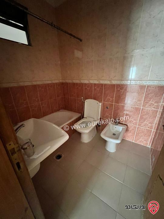 شقة فارغة طابق ثاني مساحة 140م للبيع في عمان - ضاحية الياسمين