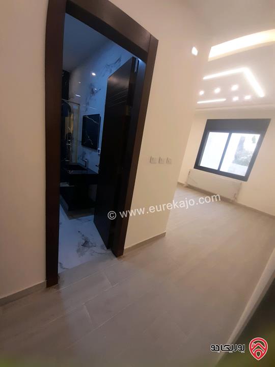 شقة سوبر ديلوكس ارضية مساحة 230م داخلي و 60م خارجي للبيع في عمان - طريق المطار