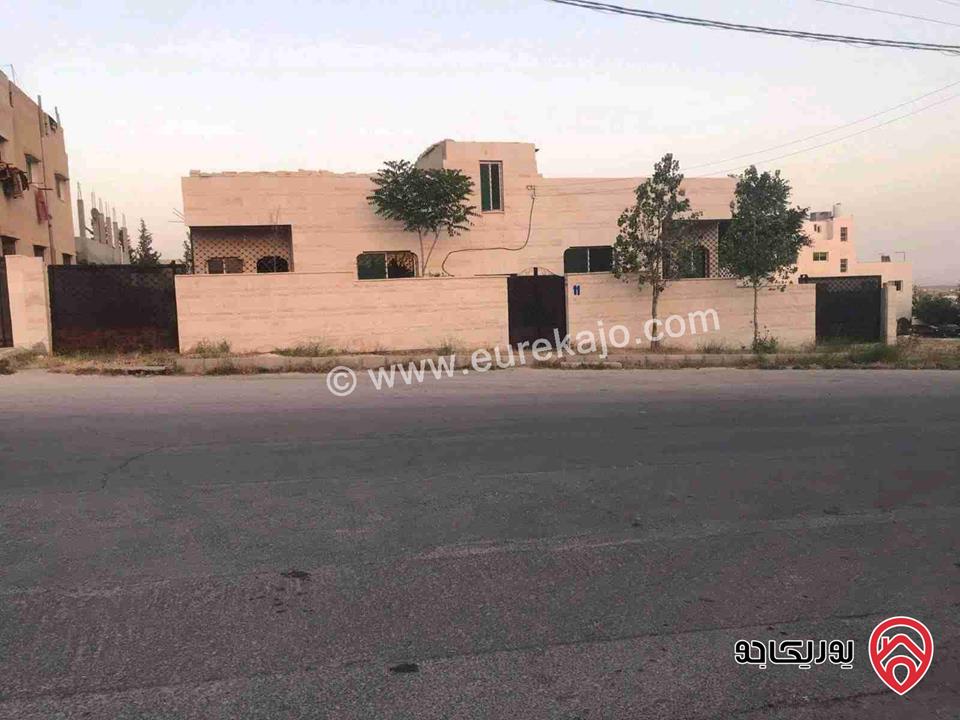 منزل مستقل مساحة الأرض 1154م والبناء 300م للبيع في جاوا 