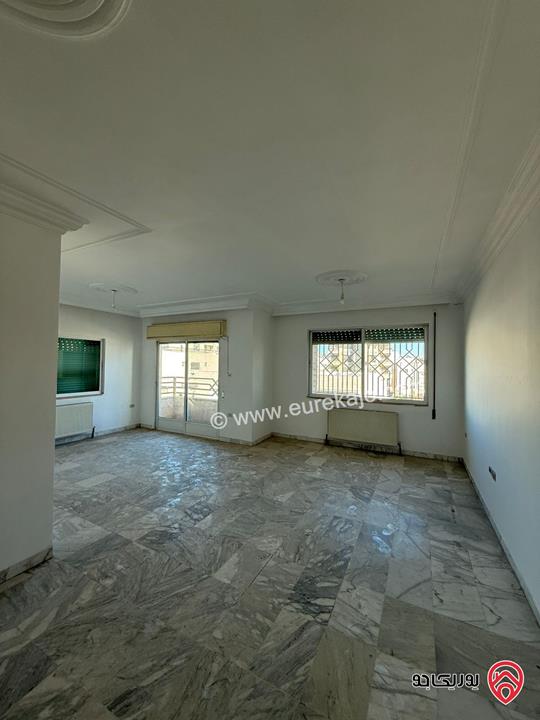 شقة فارغة مساحة 165م طابق ثاني للايجار في عمان - الرابية