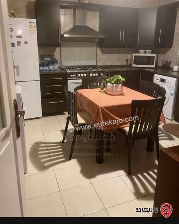 شقة استثمارية مفروشة طابق ثاني مساحة 137م للبيع في عمان - الرابية