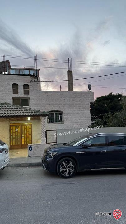 مبنى طالبات على أرض 526م للبيع في اربد - شارع الجامعة