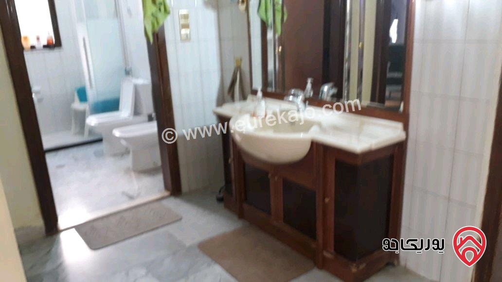 فيلا مكونة من 3 طوابق على ارض 1 دونم للبيع في عمان - خلدا