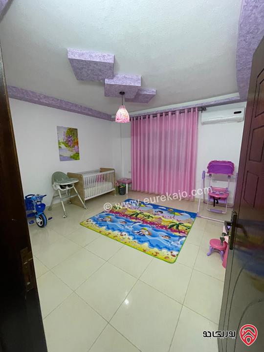 شقة طابق ثاني مساحة 150م للبيع في الزرقاء الجديدة قرب كنيسة الماريوسف