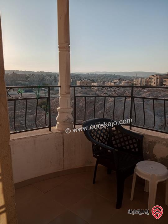 شقة طابقية مساحة 175م طابق ثالث للبيع في الزرقاء- جبل طارق