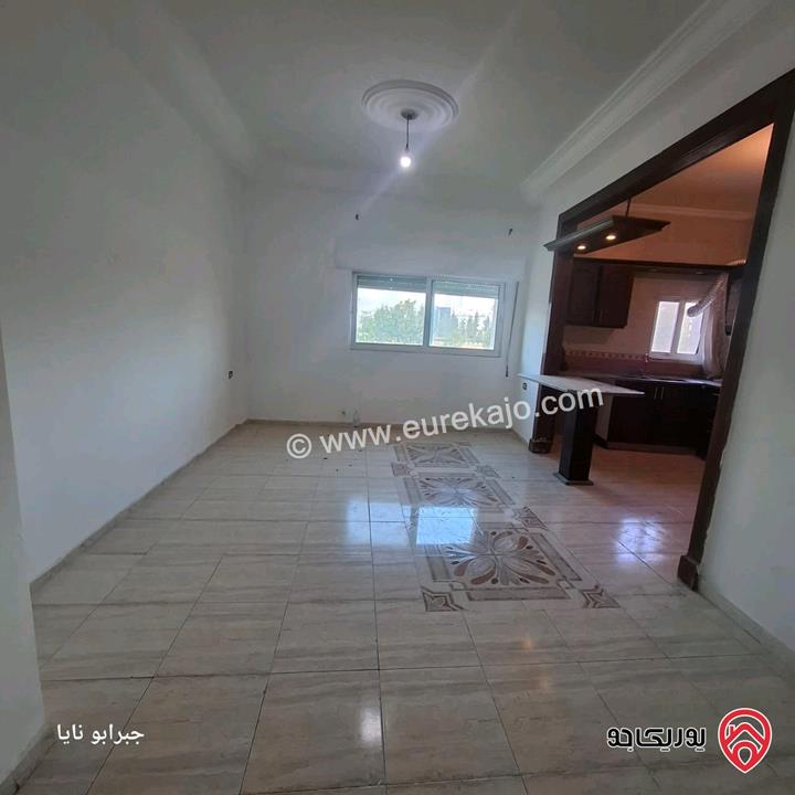 شقة فارغة مساحة 100م للايجار في عمان - دير غبار 