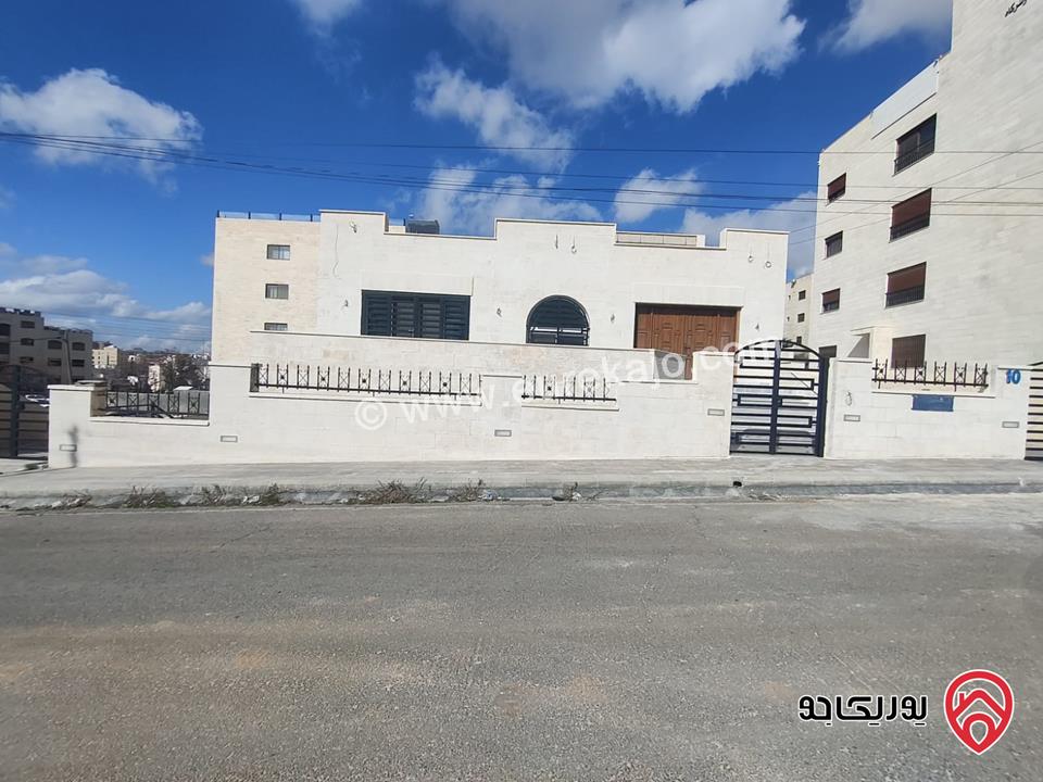 فيلا مساحة الارض 672م مساحة البناء 600م للبيع في عمان - دير غبار حي السهل 