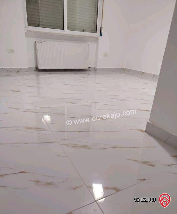 شقة فارغة مساحة 180م داخلي و 120م خارجي للايجار في عمان - دير غبار