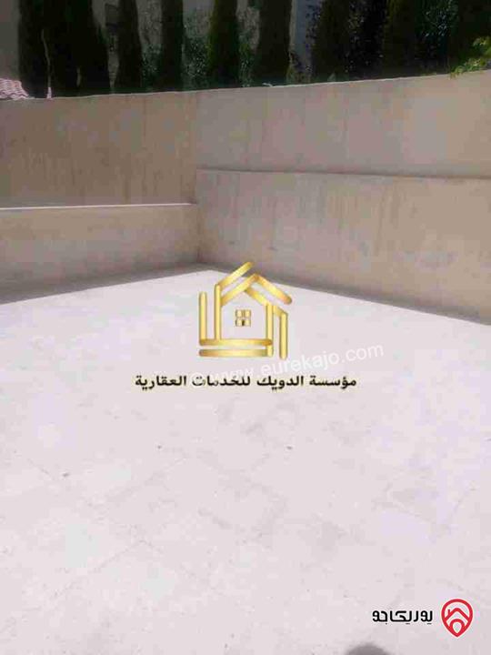 شقة فارغة طابق شبه ارضي مساحة 150م داخلي و 80م خارجي للإيجار في عمان - ضاحية الرشيد 