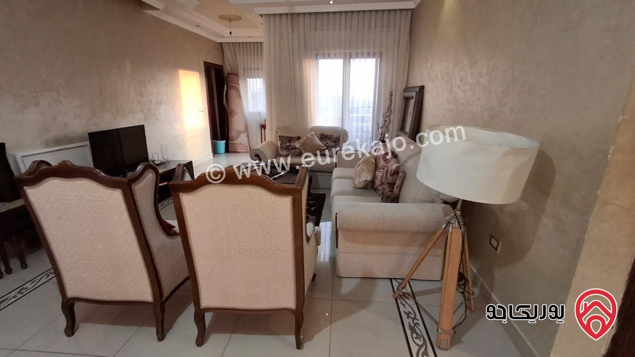 شقة فاخرة مفروشة طابق أخير مع روف مساحة 300م للايجار في عمان - الرابية