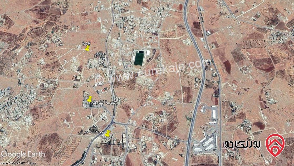 قطعة أرض تقع على 3 شوارع مساحة 934م للبيع في جرش اسكان الصيادلة