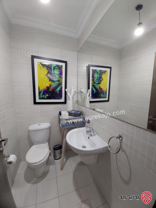 شقة مفروشة فخمة طابق أول مساحة 180م للايجار في عمان - الشميساني