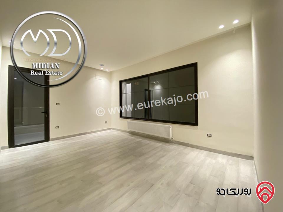 شقق شبه ارضي جديدة للبيع في عمان - خلدا مساحة 230م 4 نوم مع تراسات تشطيبات ديكورات عصرية فاخرة اطلالة جميلة بأسعار مميزة