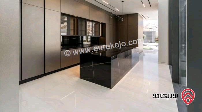 قصر مساحة 1500م على أرض 1800م للبيع في عمان - دابوق