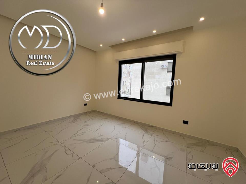 شقة دوبلكس طابق اخير مع روف مساحة 245م للبيع في عمان - ضاحية الامير راشد مع تراسات تشطيبات و ديكورات فاخرة اطلالة رائعة