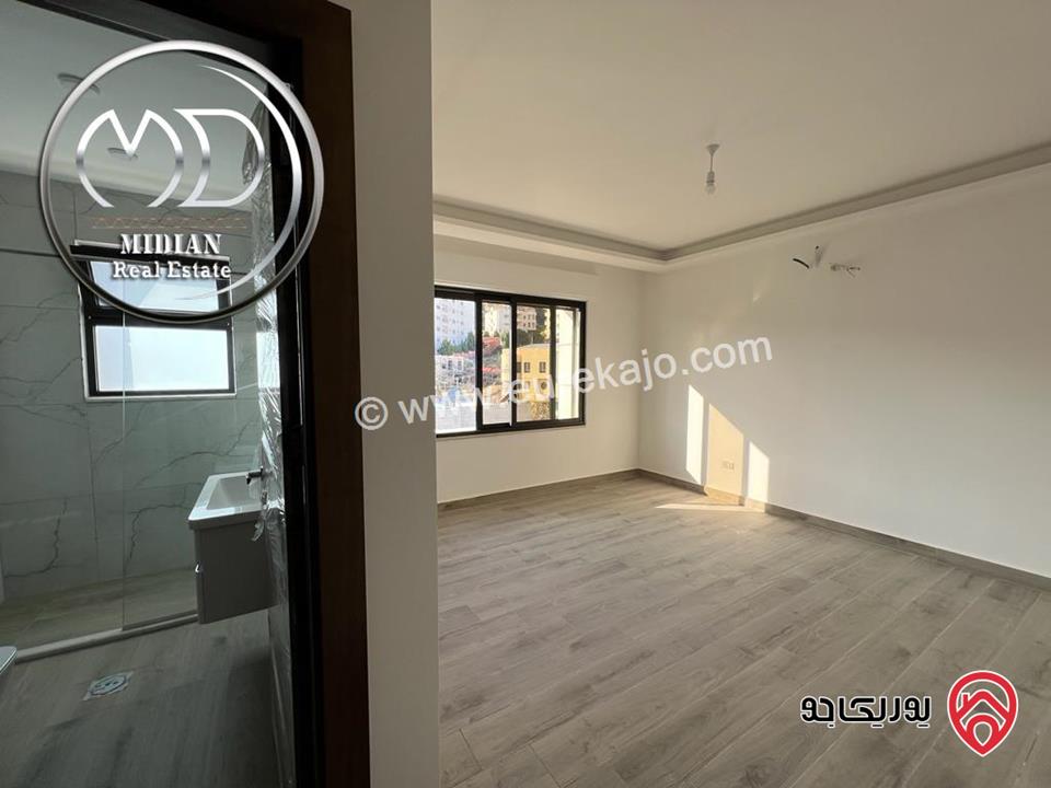 شقة دوبلكس جديدة للبيع في عمان - خلدا العوجانية طابق أخير مع روف مساحة 250م مع تراسات اطلالة رائعة بسعر مميز