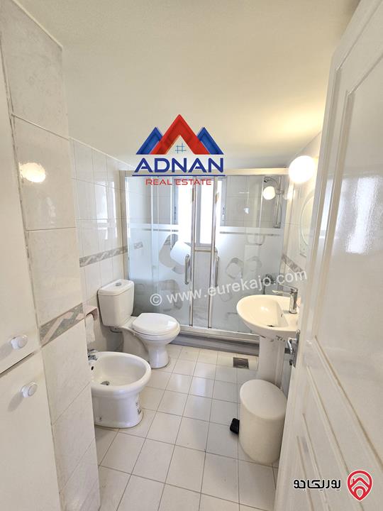 شقة ارضية مساحة 170م داخلي و 90م خارجي للإيجار الفارغ مع مدخل خاص من ضمن فيلا في عمان - الرابية