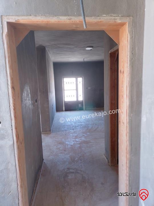 بيت مستقل غير مشطب مساحة 225م على أرض 900م للبيع في عمان - البيضاء