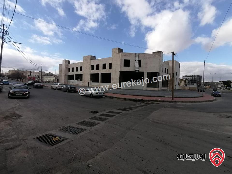 مجمع تجاري بناء 2900م على مساحة أرض واسعة تزيد عن 4 دونم للبيع في المقابلين – شارع القدس – تحت التشطيب