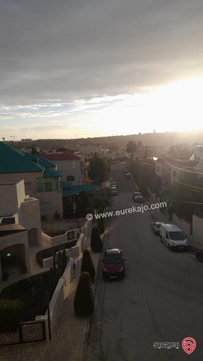 فيلا مستقلة مساحة 760م على أرض 990م للبيع في عمان - خلدا