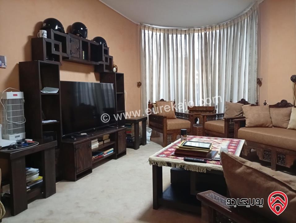 شقة دوبلكس أرضية شبه مستقلة مساحة 375م داخلي و 300م خارجي للبيع في عمان - خلدا