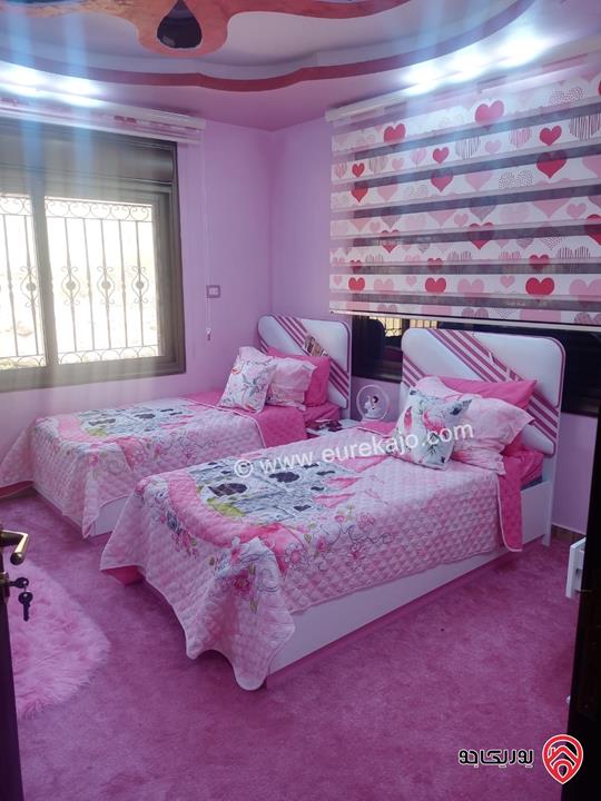 فيلا طابقين على أرض 1360م للبيع في اربد - ايدون