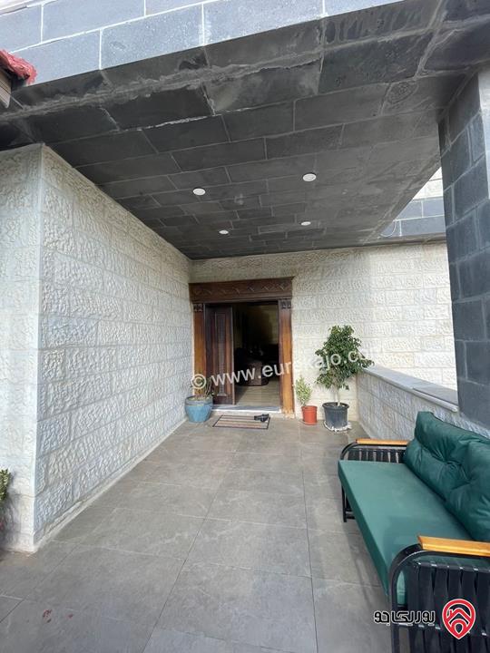 فيلا مساحة 700م على أرض 1 دونم مفروشة للإيجار في عمان - الجبيهة