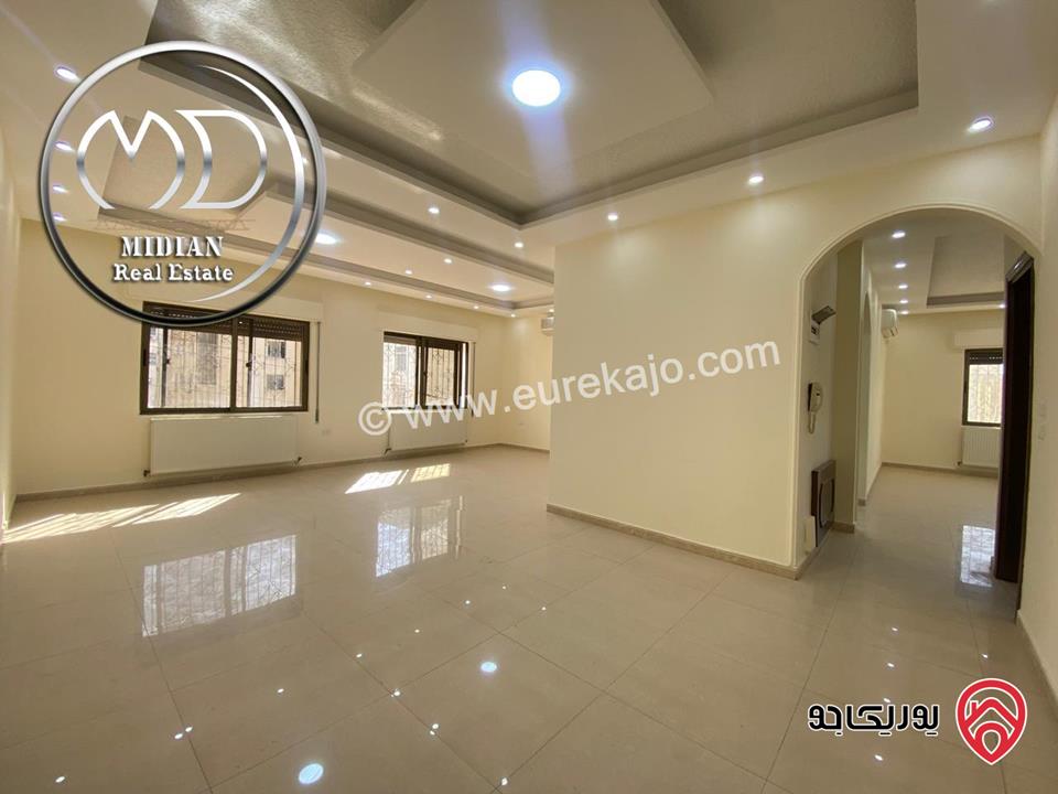 شقة للبيع في عمان - خلدا مساحة 180م طابق أول تشطيبات و ديكورات سوبر ديلوكس اطلالة رائعة بسعر مميز جداً