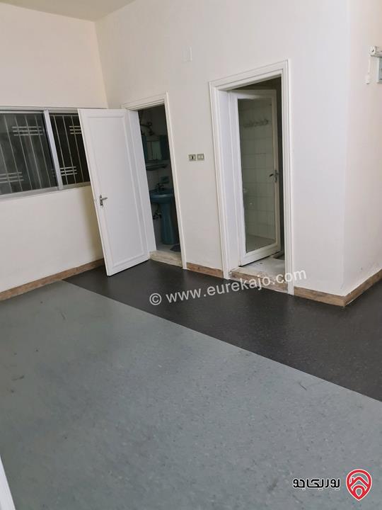 شقة تجارية مساحة 120م للايجار في عمان - جبل النصر تصلح لعيادة أو مكاتب