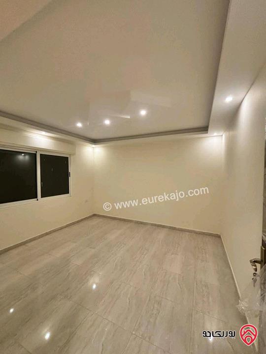 شقة طابق ارضي مساحة 190م للبيع في الزرقاء الجديدة