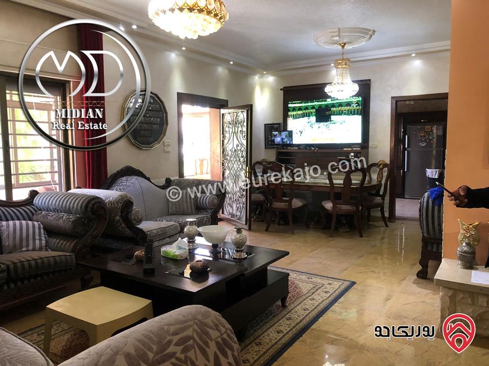 شقة دوبلكس ارضية مساحة 280م مع ترسات وحدائق تشطيبات سوبر ديلوكس و بسعر مميز للبيع في عمان - الجندويل