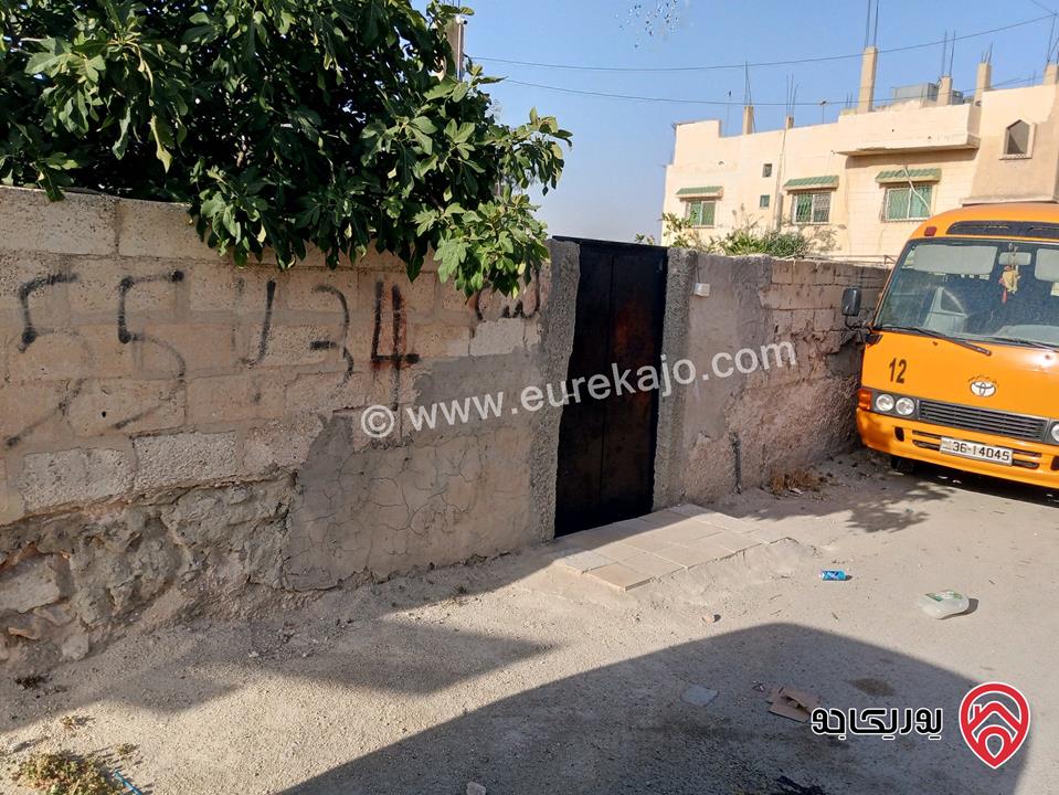 قطعة ارض مساحتها 819 متر مربع تنظيم سكني أ، تقع على شارعين، واصل جميع الخدمات للبيع في الزرقاء - منطقة حي الرشيد الرصيفة